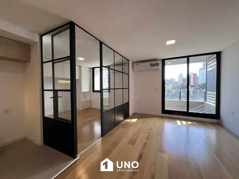 Ituzaingo y Buenos Aires - Amplio Dpto de 2 Dormitorios. Posibilidad cochera.