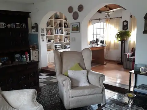 SE VENDE CASA QUINTA A MINUTOS DE LA CIUDAD