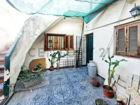 Ramon Falcon 4800, Piso 0