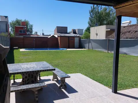 Casa 2 ambientes con 1 baño