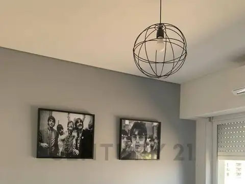 francia 2400, Piso 8