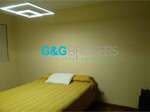 Casa 8 ambientes con 4 baños