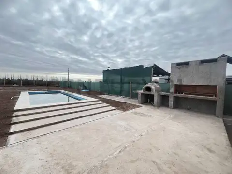 QUINCHO CON PILETA EN CORRALITOS