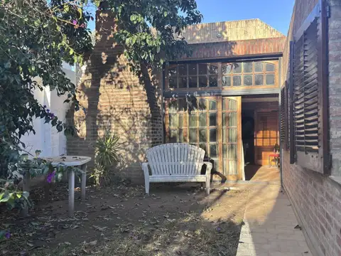 Casa en venta en Urca – 3 dormitorios, cochera doble y gran potencial - OPORTUNIDAD