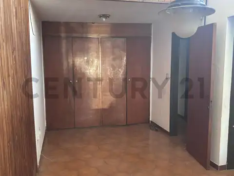 Casa 7 ambientes con 3 baños