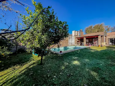 VENTA | PERMUTA - Casa de 2 dormitorios, jardín y pileta - Andino, Santa Fe.