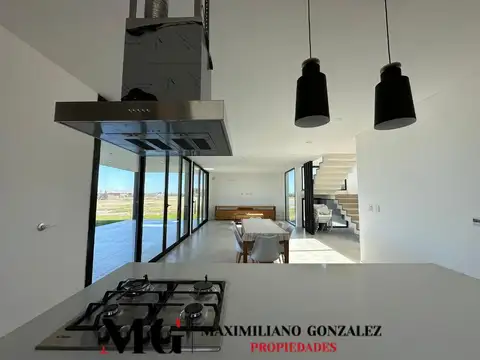 Casa en Alquiler en Countries y Barrios Cerrados en Ezeiza, USD 4.000