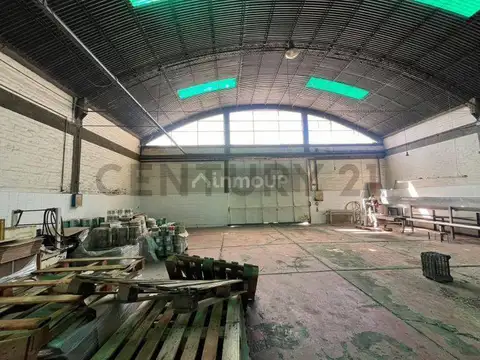 Galpon en Venta 200  mts Fondo