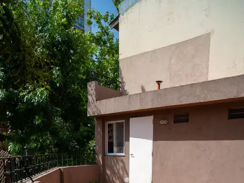 HERMOSA CASA 3 AMB LOTE PROPIO REFACCIONADA A NUEVO  