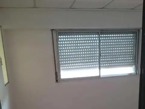 VTA GALPON CON OFICINAS 450M2 -  VILLA ADELINA