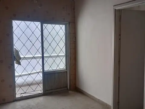 CASA RESTAURADA EN QUILMES OESTE U$S 120.000.-