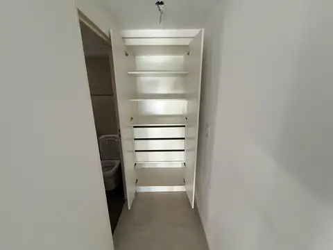 EN VENTA - DEPARTAMENTO MONOAMBIENTE AL FRENTE - LOURDES