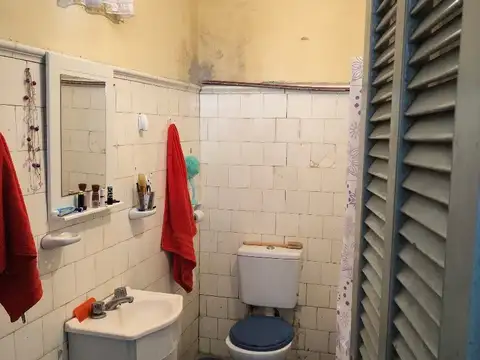 CASA AMPLIA A RECICLAR, CONSULTE 