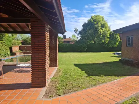 Casa 6 ambientes con 4 baños