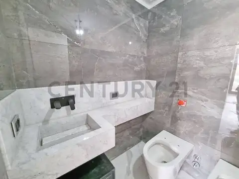 VENTA DEPARTAMENTO 4 AMBIENTES CON PATIO 