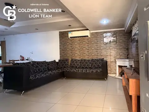 Casa 3 ambientes con 2 baños