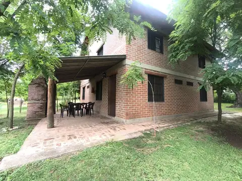 Casa 13 ambientes con 6 baños