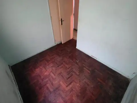 DEPARTAMENTO 3 AMB. - PLANTA BAJA - AL FRENTE - CON PATIO Y LAVADERO