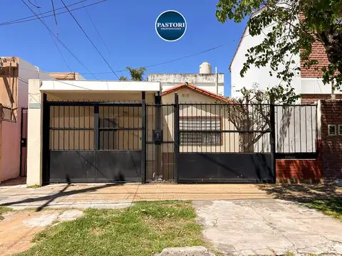 VENTA DE CASA DE 3 AM + ESCRITORIO Y GARAGE MUNRO