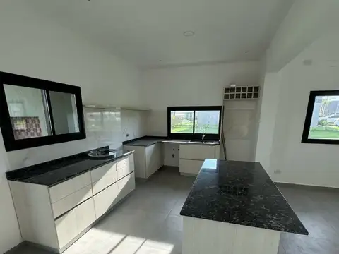 Excelente Casa en Planta Baja, Barrio San Felipe