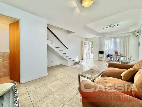 Depto Tipo Casa en Venta con 1 cocheras
