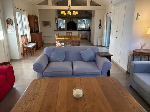 Casa en Alquiler Temporal con 1 cochera