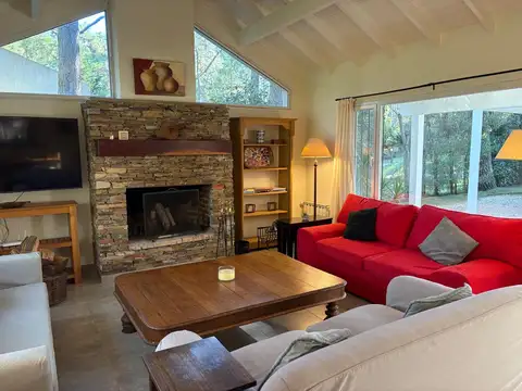 Casa 4 ambientes con 3 baños