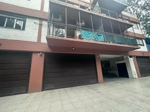 VENTA COCHERA CUBIERTA AL FRENTE PORTON AUTOMATICO