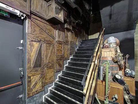 Imponente local en polo de indumentaria y gastronomico, ideal para inversor que busque renta