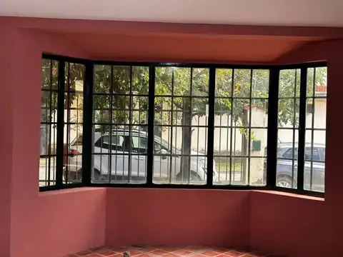 Casa 5 ambientes con 1 baño