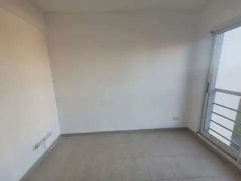 Departamento dos ambientes al frente