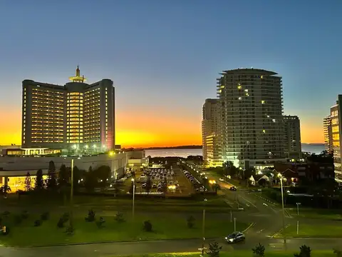 Av Francisco Salazar , Piso 6