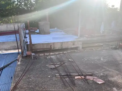 José Martí 1700 Flores Casa 3amb U$180.000