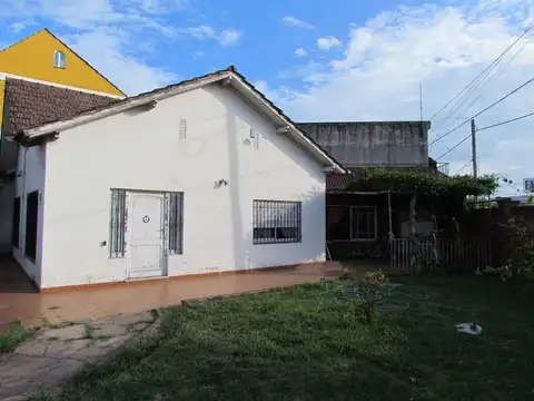 OPORTUNIDAD CHALET 4 AMBIENTES CON COCHERA ESCUCHA OFERTA