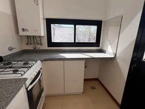 VENTA DUPLEX A ESTRENAR 3 AMBIENTES. RETASADO 