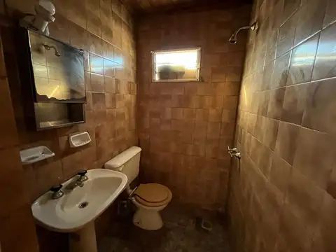 Casa 5 ambientes con 2 baños