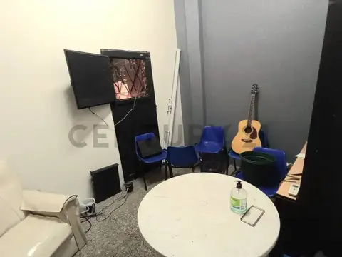 VENTA DE AMPLIO LOCAL, MERLO CENTRO