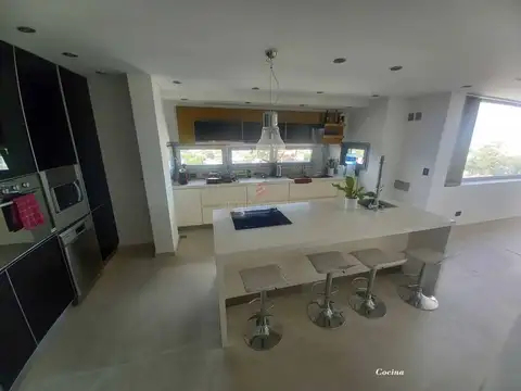 GAUCHO CRUZ 5000, Piso 9y10