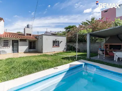 Casa 4 ambientes con 2 baños