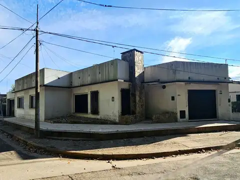 VENTA CASA 2 DORM+COMERCIO GRAL ROJO AP. CREDITO