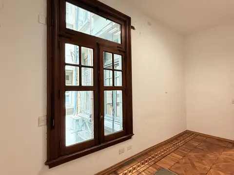 Oficina en Venta 136 años