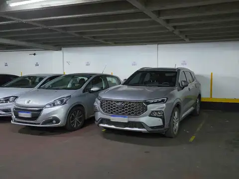 COCHERA FIJA CUBIERTA EN MARCELO T. DE ALVEAR  AL 1200 - 15 M2 VIGILANCIA LAS 24 HORAS