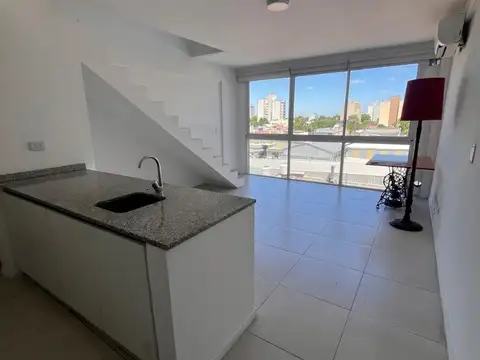Depto tipo duplex en VENTA. Dos ambientes con cochera. Flores de Estrada al 5000