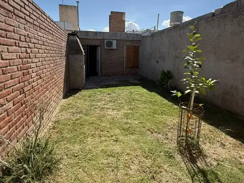 CASA 1 DOR LOS PARAISOS/ PATIO CON ASADOR