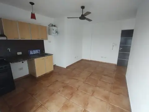 BLAS PARERA 2000, Piso 7