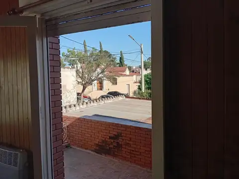 CASA CON EXCELENTE UBICACION,ZONA CENTRICA,ALTA GRACIA