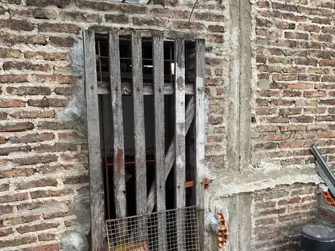 GALPON TERRENO PROPIO, DEPARTAMENTO DE 3 AMBIENTES EN SAN JUSTO