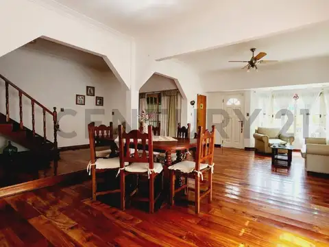 VENTA CASA 5 AMB PILETA QUINCHO TERRAZA PERMUTA