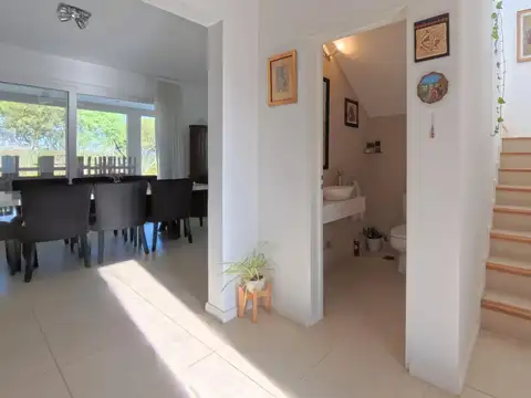 Casa 5 ambientes con 3 baños