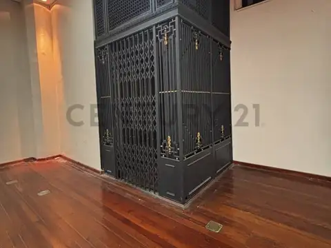 Alquiler Oficina Abierta 170 m² – Galería Güemes – Excelente estado y Vista Interior